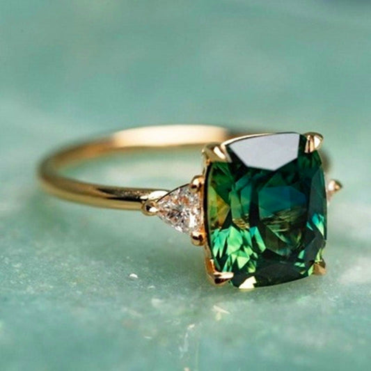 Geluk - Green Zircon Ring in Gold
