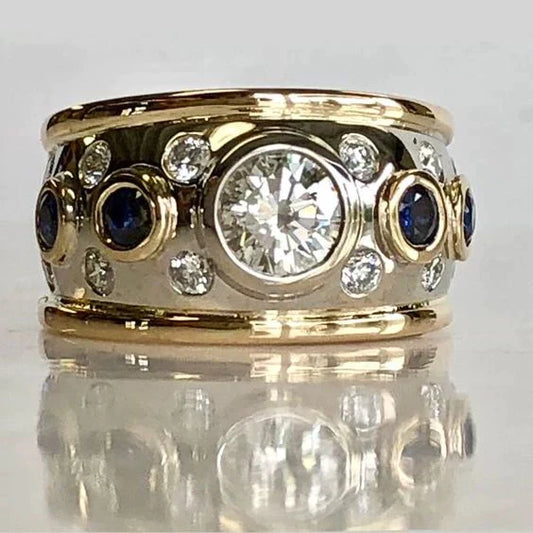 Vintage gold ring with zirconia inlay