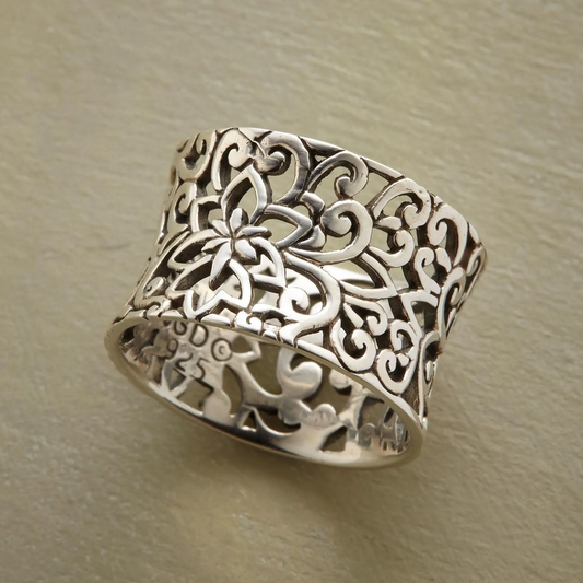 Bonnie - vintage hollow silver ring